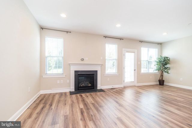 101 WOODWINDS DR, Collegeville, PA 19426