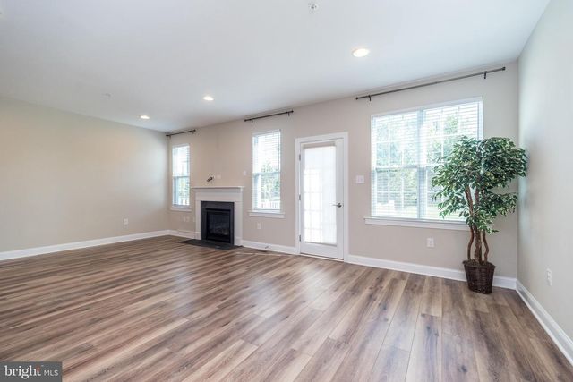 101 WOODWINDS DR, Collegeville, PA 19426