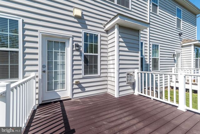 101 WOODWINDS DR, Collegeville, PA 19426
