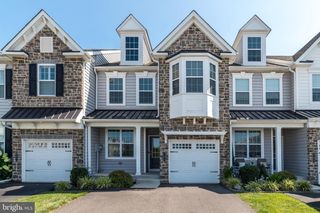 101 WOODWINDS DR, Collegeville, PA 19426