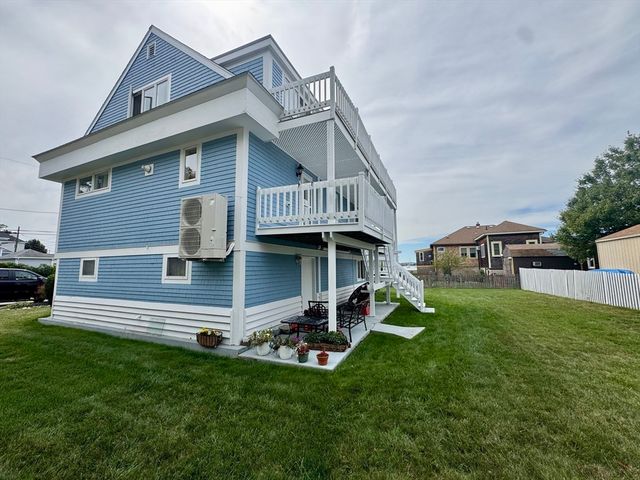 12 Wolcott St, Weymouth, MA 02191