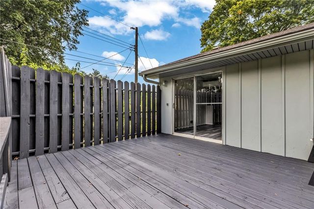 109 SW PINNELL Drive, Lee's Summit, MO 64081