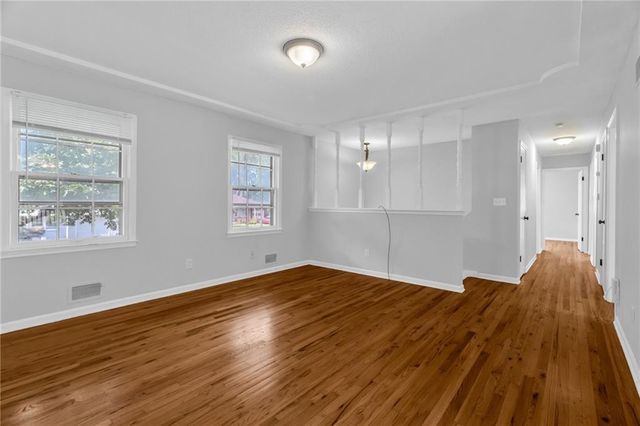 109 SW PINNELL Drive, Lee's Summit, MO 64081