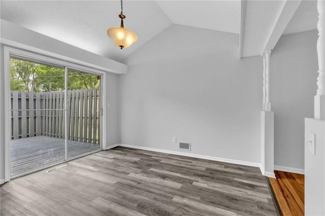 109 SW PINNELL Drive, Lee's Summit, MO 64081