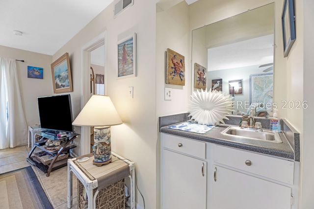 45 Folly Field Rd Apt 12D, Hilton Head Island, SC 29928