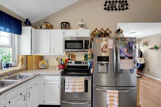 613 E Hill St, Louisville, KY 40217