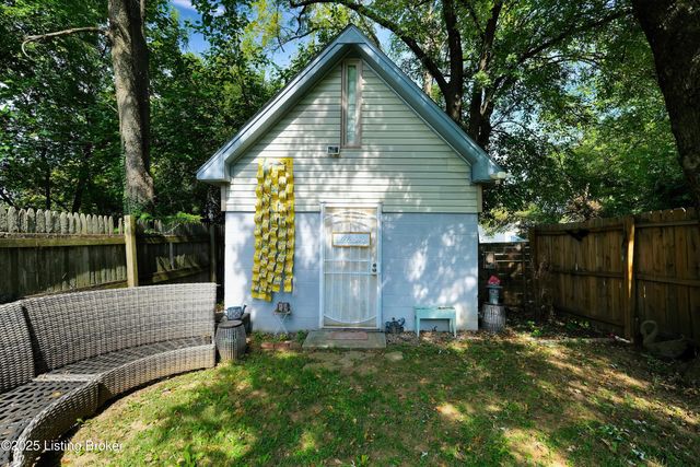 613 E Hill St, Louisville, KY 40217