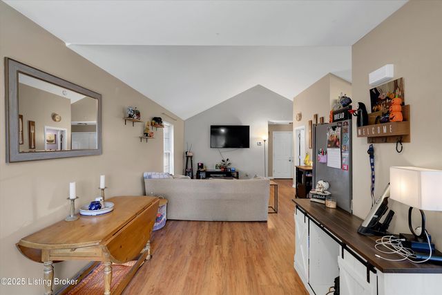 613 E Hill St, Louisville, KY 40217