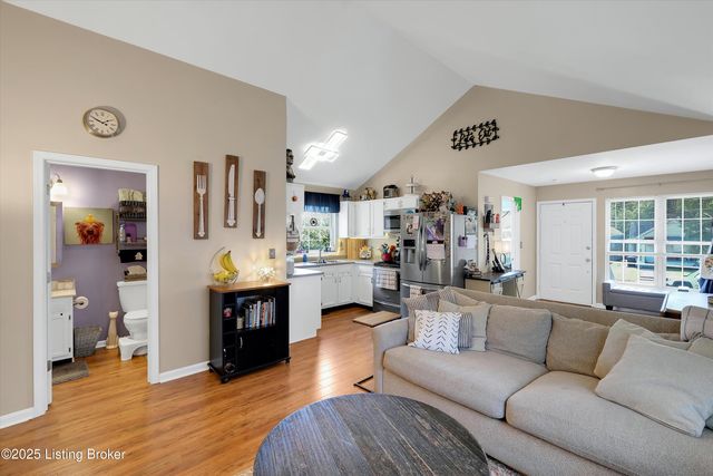 613 E Hill St, Louisville, KY 40217