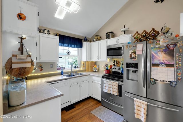 613 E Hill St, Louisville, KY 40217