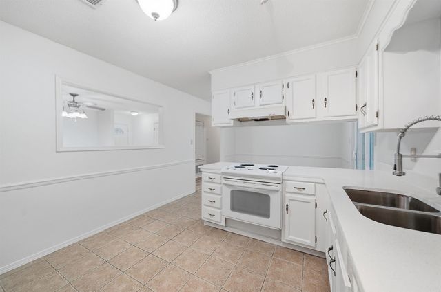 2301 Carywood Dr, Bryant, AR 72022