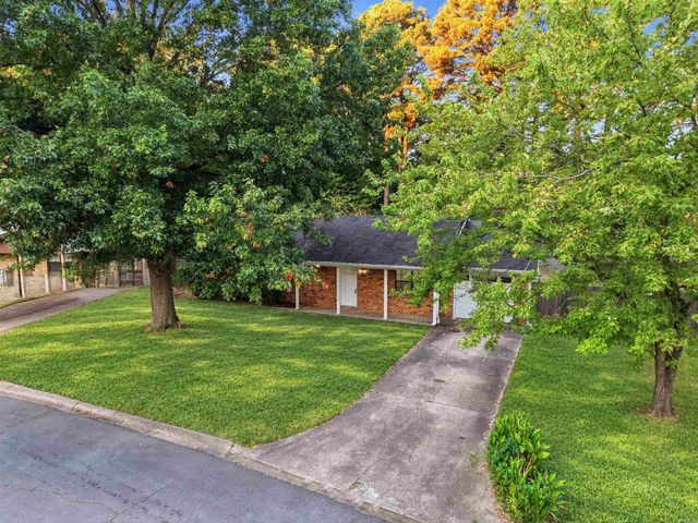 2301 Carywood Dr, Bryant, AR 72022