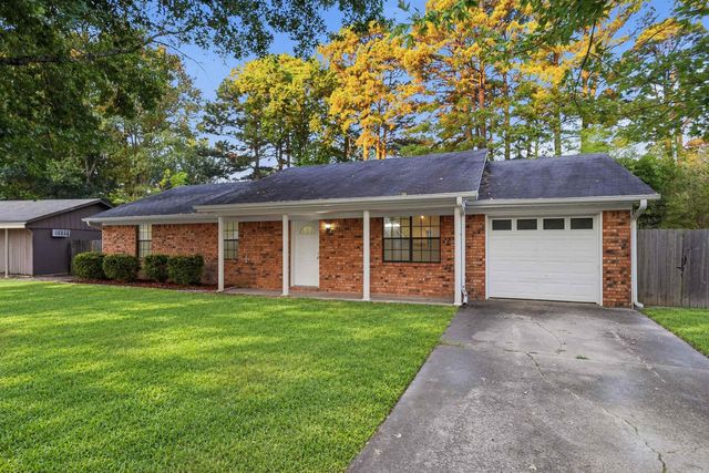 2301 Carywood Dr, Bryant, AR 72022