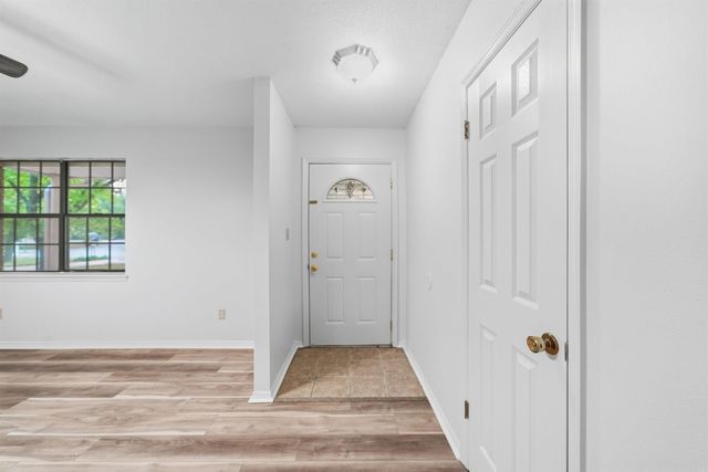 2301 Carywood Dr, Bryant, AR 72022
