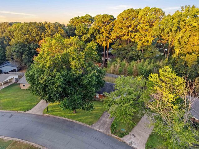 2301 Carywood Dr, Bryant, AR 72022