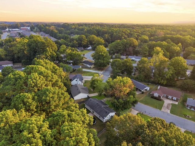 2301 Carywood Dr, Bryant, AR 72022
