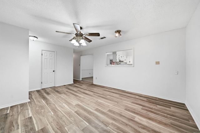 2301 Carywood Dr, Bryant, AR 72022