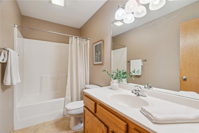 4315 Snowgoose Drive, Marion, IA 52302