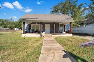 702 W 7th Street, Bonham, TX 75418