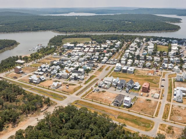 39 Lower Greenway, Carlton Landing, OK 74432