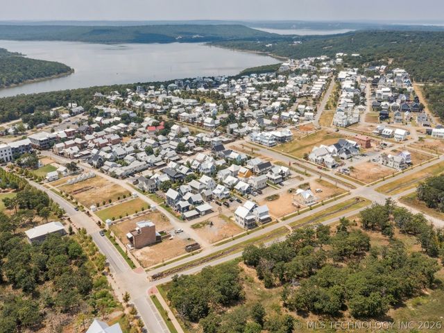 39 Lower Greenway, Carlton Landing, OK 74432