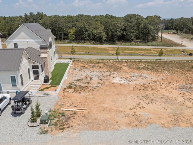 39 Lower Greenway, Carlton Landing, OK 74432