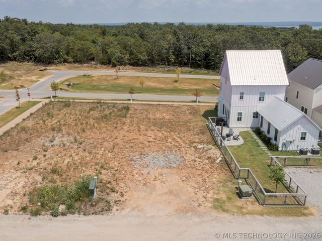 39 Lower Greenway, Carlton Landing, OK 74432