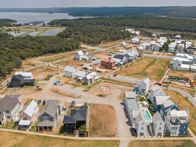 39 Lower Greenway, Carlton Landing, OK 74432