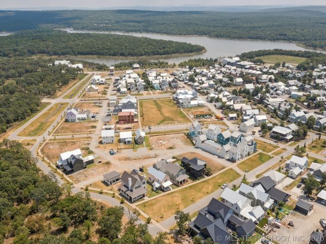 39 Lower Greenway, Carlton Landing, OK 74432