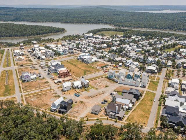 39 Lower Greenway, Carlton Landing, OK 74432