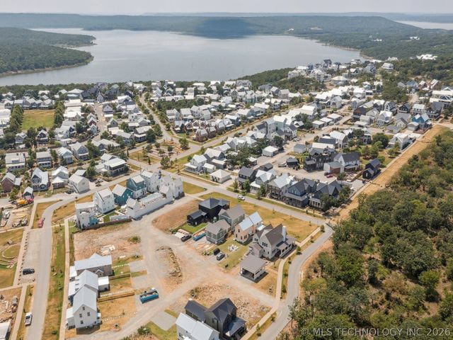 39 Lower Greenway, Carlton Landing, OK 74432