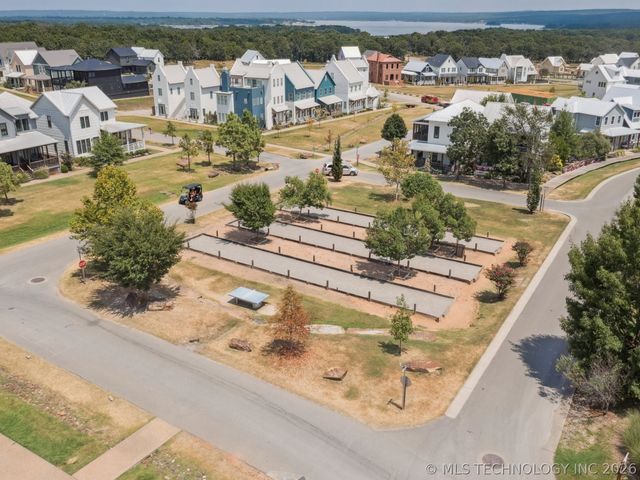 39 Lower Greenway, Carlton Landing, OK 74432