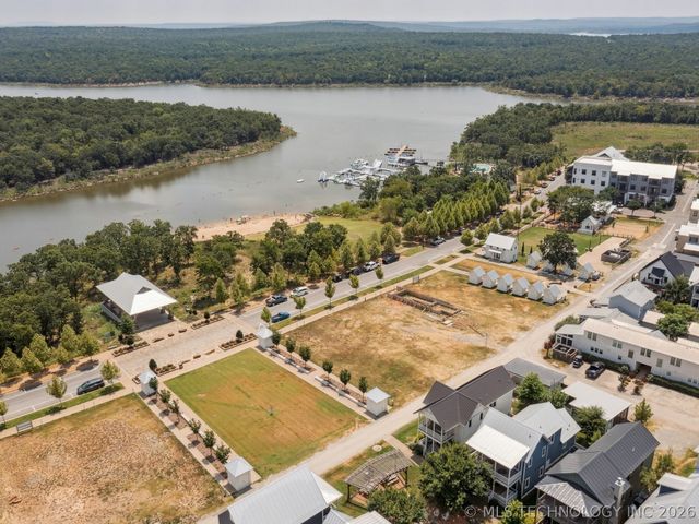 39 Lower Greenway, Carlton Landing, OK 74432