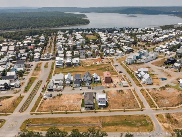 39 Lower Greenway, Carlton Landing, OK 74432