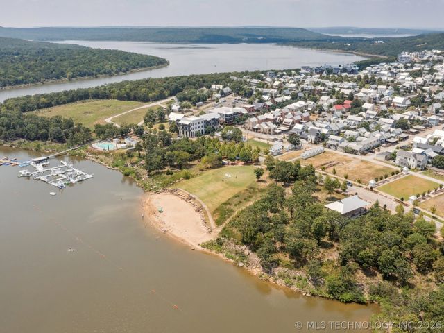 39 Lower Greenway, Carlton Landing, OK 74432