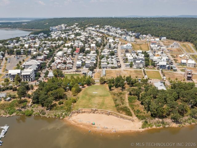 39 Lower Greenway, Carlton Landing, OK 74432