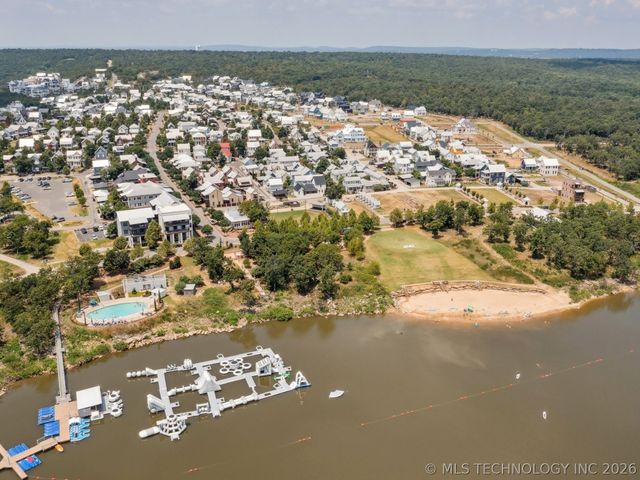 39 Lower Greenway, Carlton Landing, OK 74432