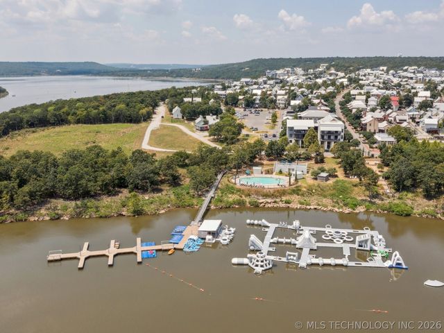 39 Lower Greenway, Carlton Landing, OK 74432