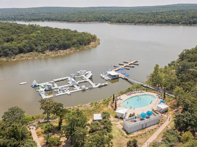 39 Lower Greenway, Carlton Landing, OK 74432