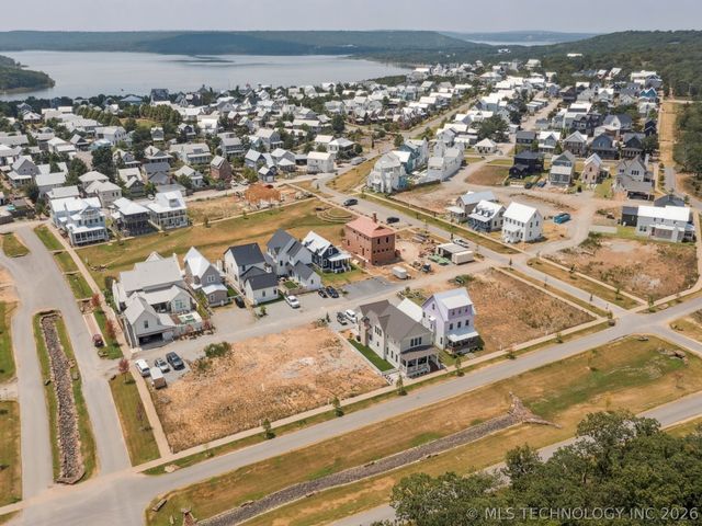 39 Lower Greenway, Carlton Landing, OK 74432