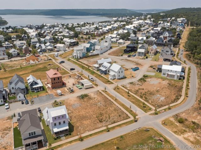 39 Lower Greenway, Carlton Landing, OK 74432