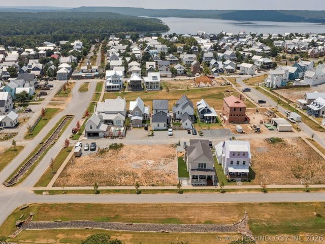 39 Lower Greenway, Carlton Landing, OK 74432