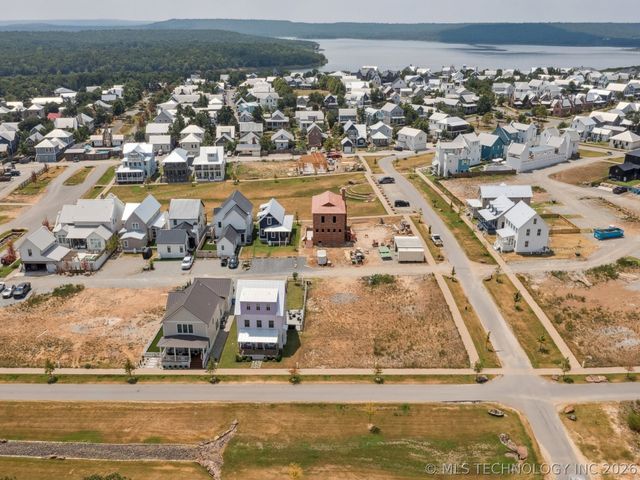 39 Lower Greenway, Carlton Landing, OK 74432