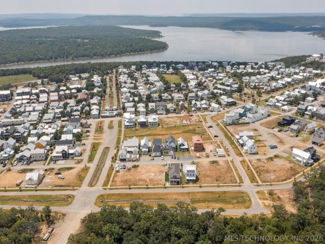 39 Lower Greenway, Carlton Landing, OK 74432