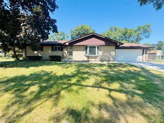 2731 Huntington Park Drive, Waterford, MI 48329