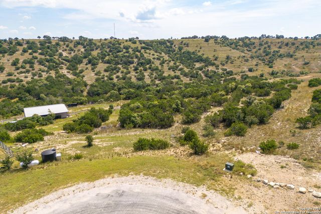 50 thriving oak, Blanco, TX 78606