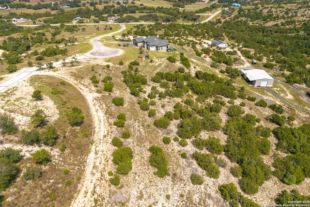 50 thriving oak, Blanco, TX 78606
