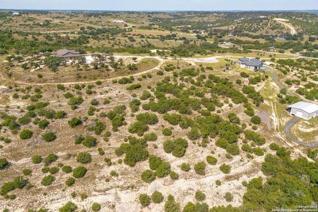 50 thriving oak, Blanco, TX 78606