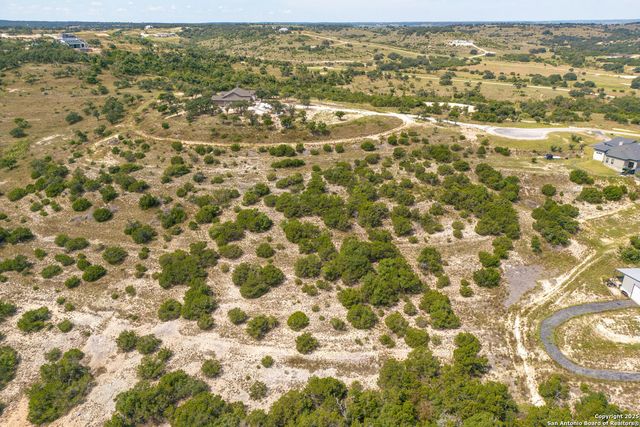 50 thriving oak, Blanco, TX 78606