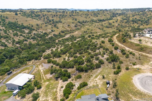 50 thriving oak, Blanco, TX 78606